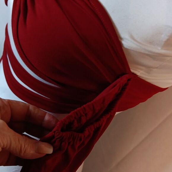 Sxy Burgundy Off The Shoulder Twist Front Cutout Crop Top - Picture 5 of 10